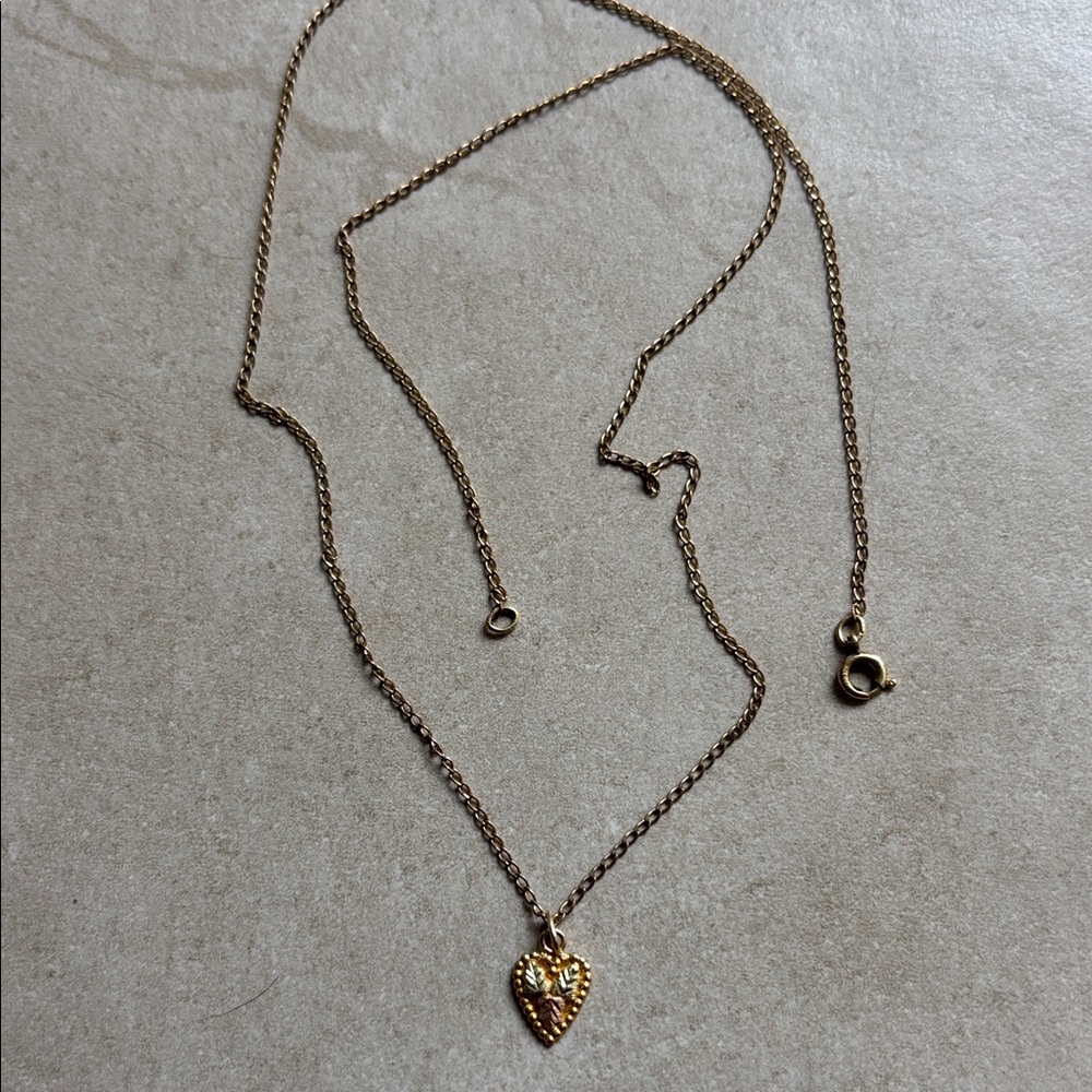Delicate Gold Heart Pendant Necklace - Women's Jewelry